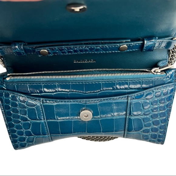 NEW BLUE BALENCIAGA BAG!! ๐ฅถ๐ฆ - Picture 2 of 5